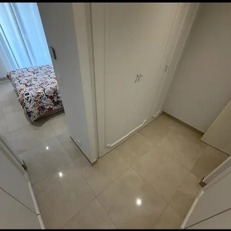 -villa With Pool In -6 To 7 Guests * チュイル