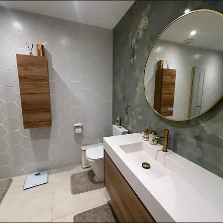 -villa With Pool In -6 To 7 Guests וילה טוייר