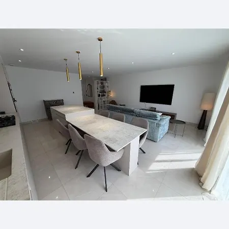 -villa With Pool In -6 To 7 Guests ヴィラ *